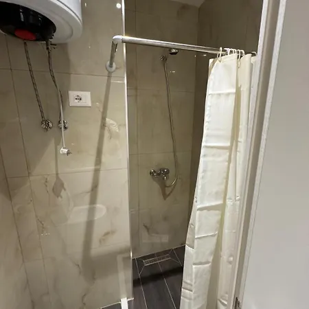 Sandy Vibes アパートホテル ドゥラス